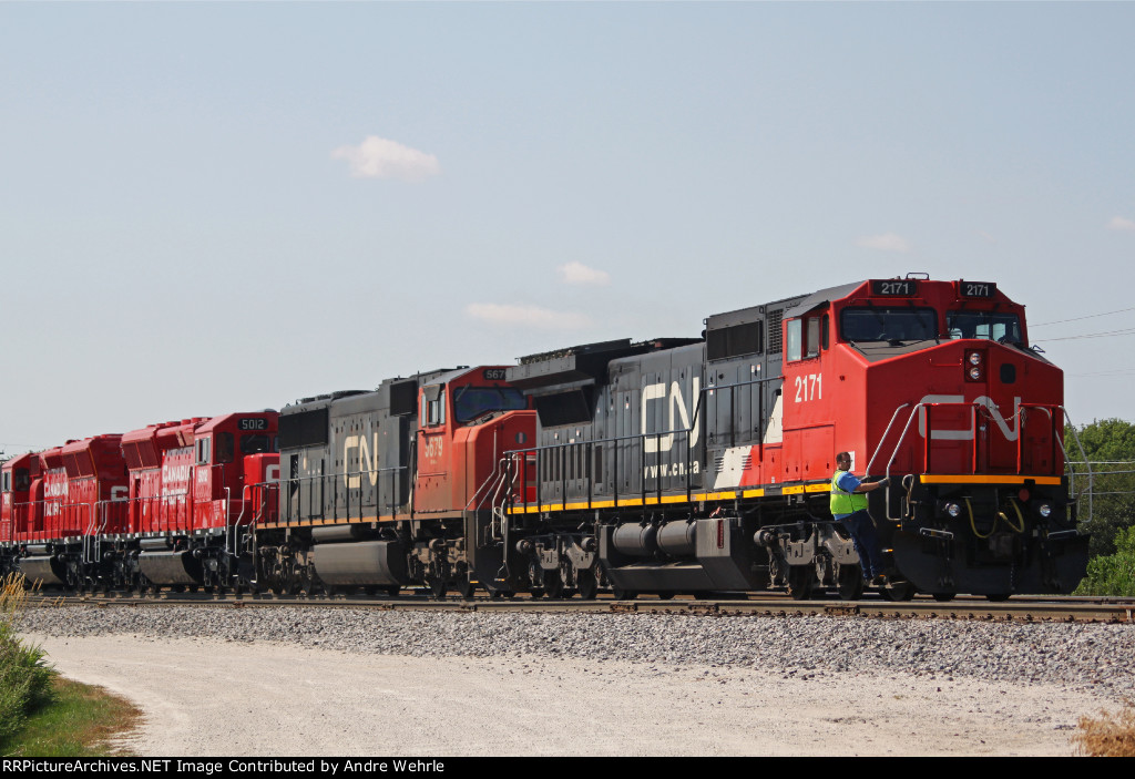 CN 2171 with train A491 and a nice surprise prepares to make its set-out